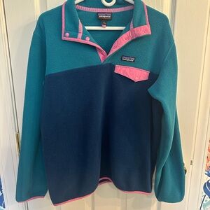 Patagonia Women's Blue and Pink Fleece Sweater